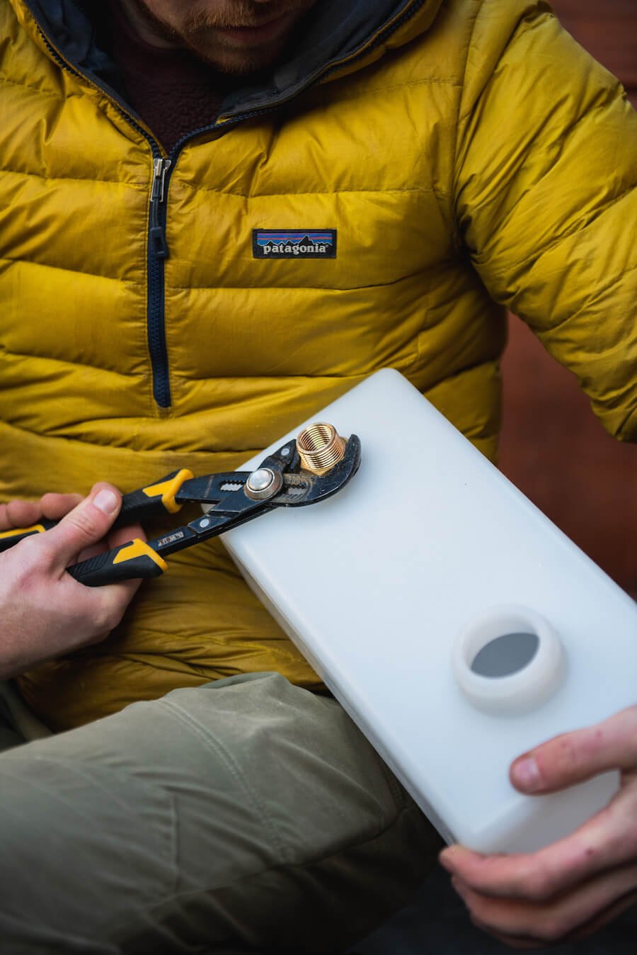 How to build a DIY composting toilet in a campervan - nohma.com ⚡