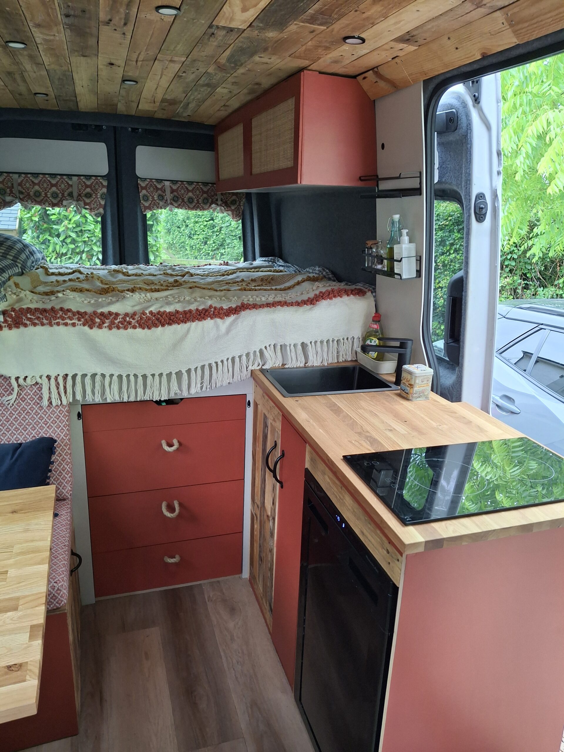 kitchen and bed in Nigel & Sharon's self converted VW Crafter