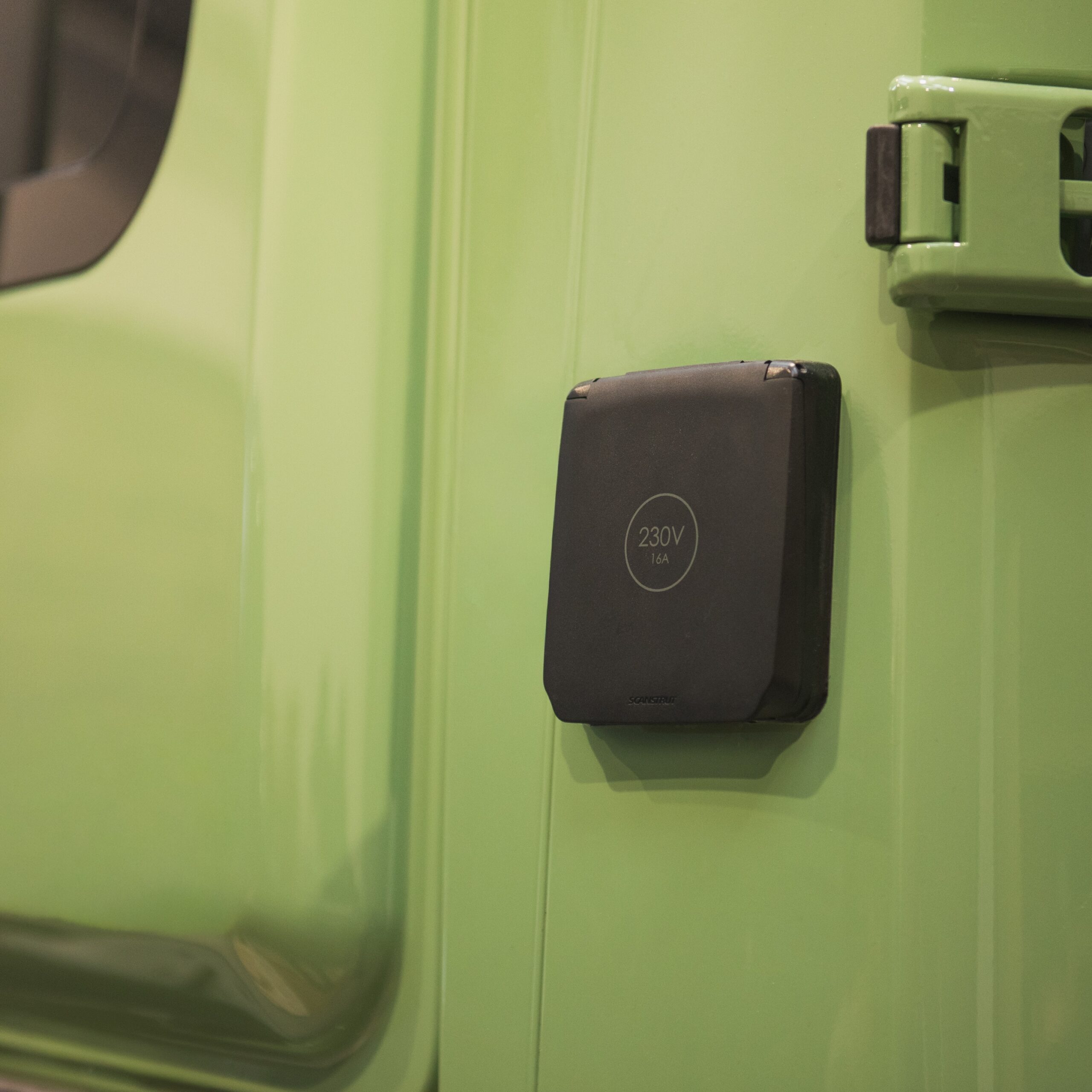 square shore power inlet scanstrut roam